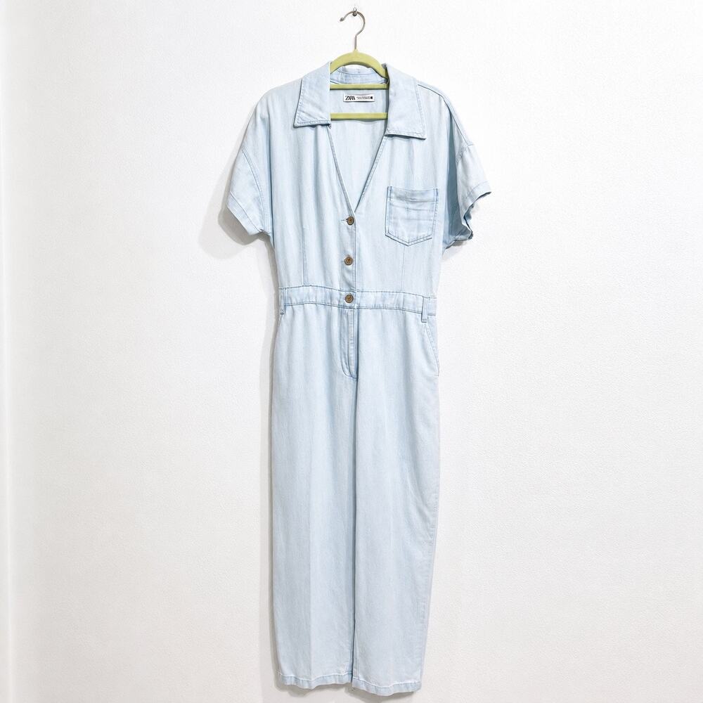 Zara Light Wash Denim Utility Jumpsuit Short Sleeve Button Front Sz M - Picture 2 of 9